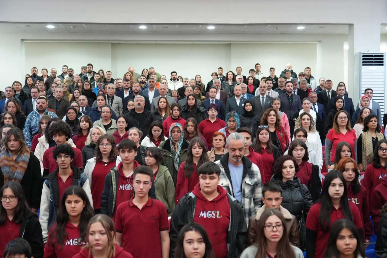 Muğla’da ‘Kim Var?’: Öğrenciler ve Yücel Arzen Aynı Sahnede 1